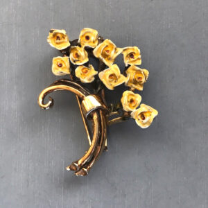 DEROSA fur clip with a charming yellow enameled rose buds bouquet, butter yellow flowers