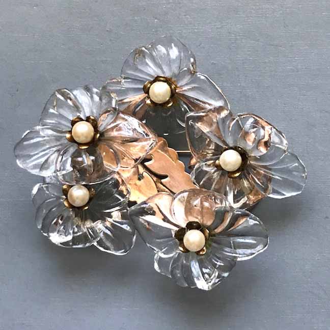 JELLY BELLY unusual flowers brooch with rippled clear Lucite flowers and glass pearl centers - Image 3