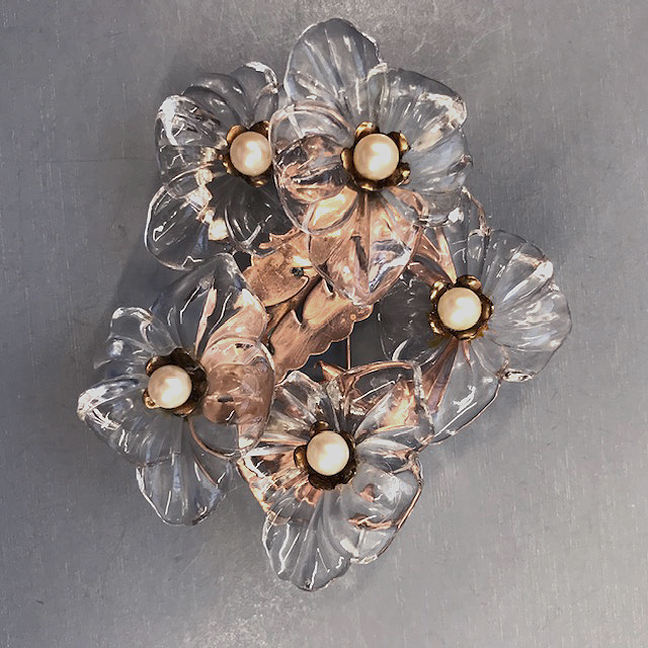 JELLY BELLY unusual flowers brooch with rippled clear Lucite flowers and glass pearl centers - Image 5