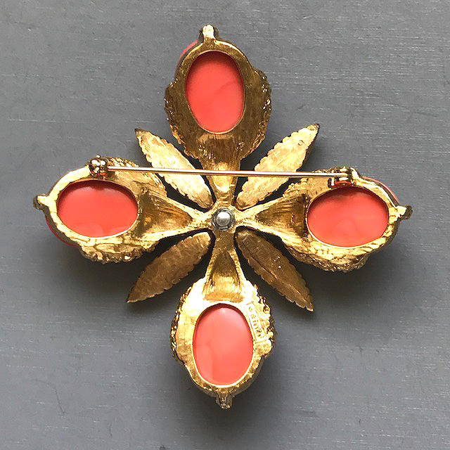 JOMAZ brooch and earrings with peach colored oval glass cabochons and brilliant clear rhinestones - Image 4